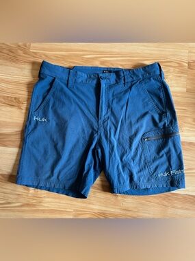 Huk Men's XL Blue Cargo Shorts Lightweight Stretch Material for Fishing